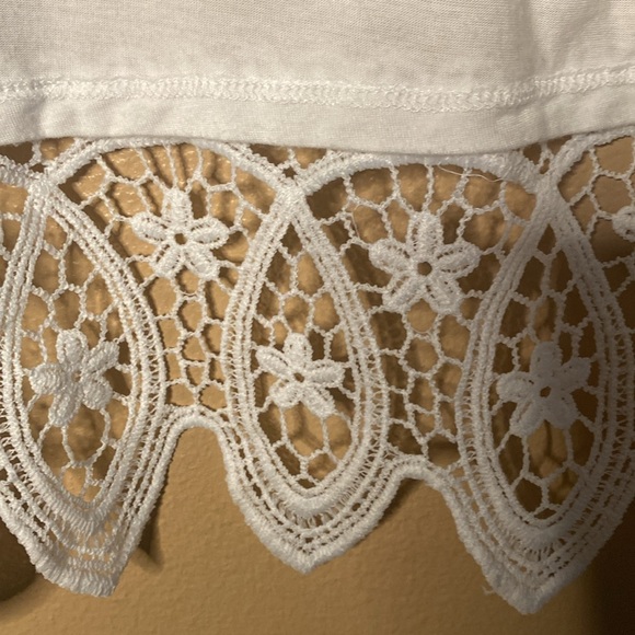 Light weight open cardigan. White with lace bottom. Soft and feminine. Size S. - Picture 3 of 5